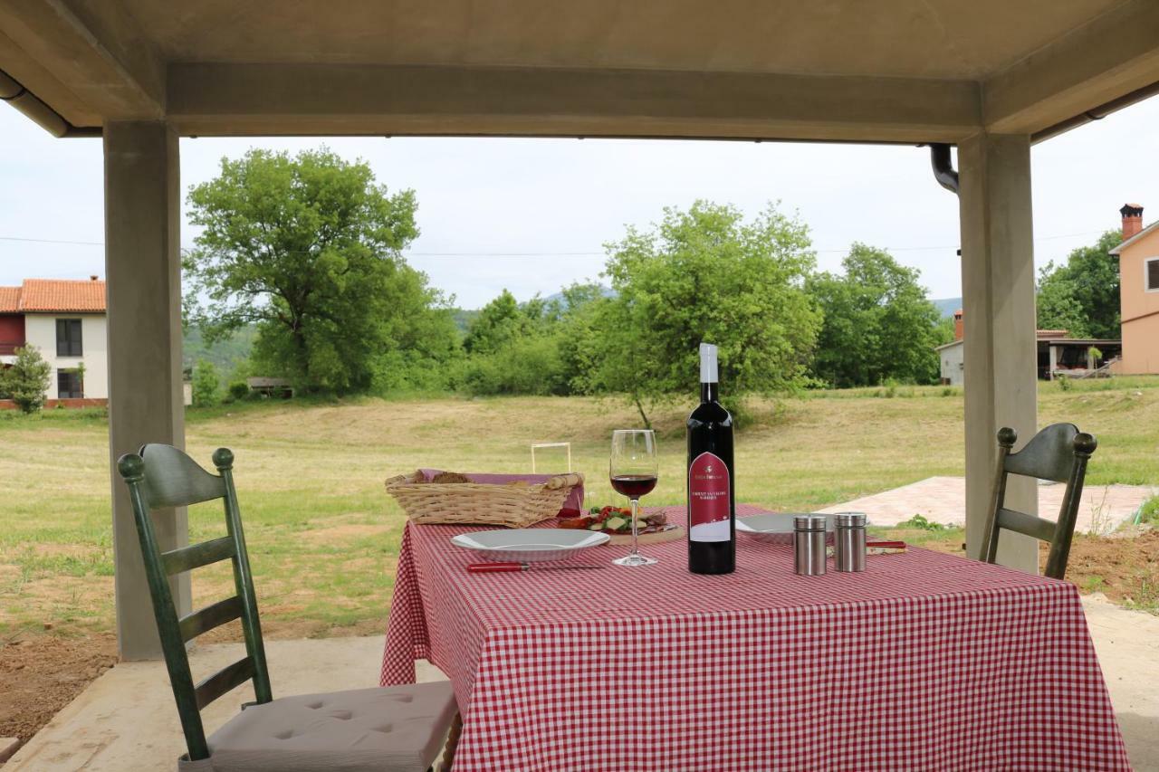Villa Zwei Zedern Pićan Zewnętrze zdjęcie