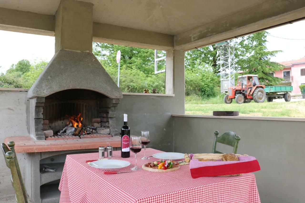 Villa Zwei Zedern Pićan Zewnętrze zdjęcie