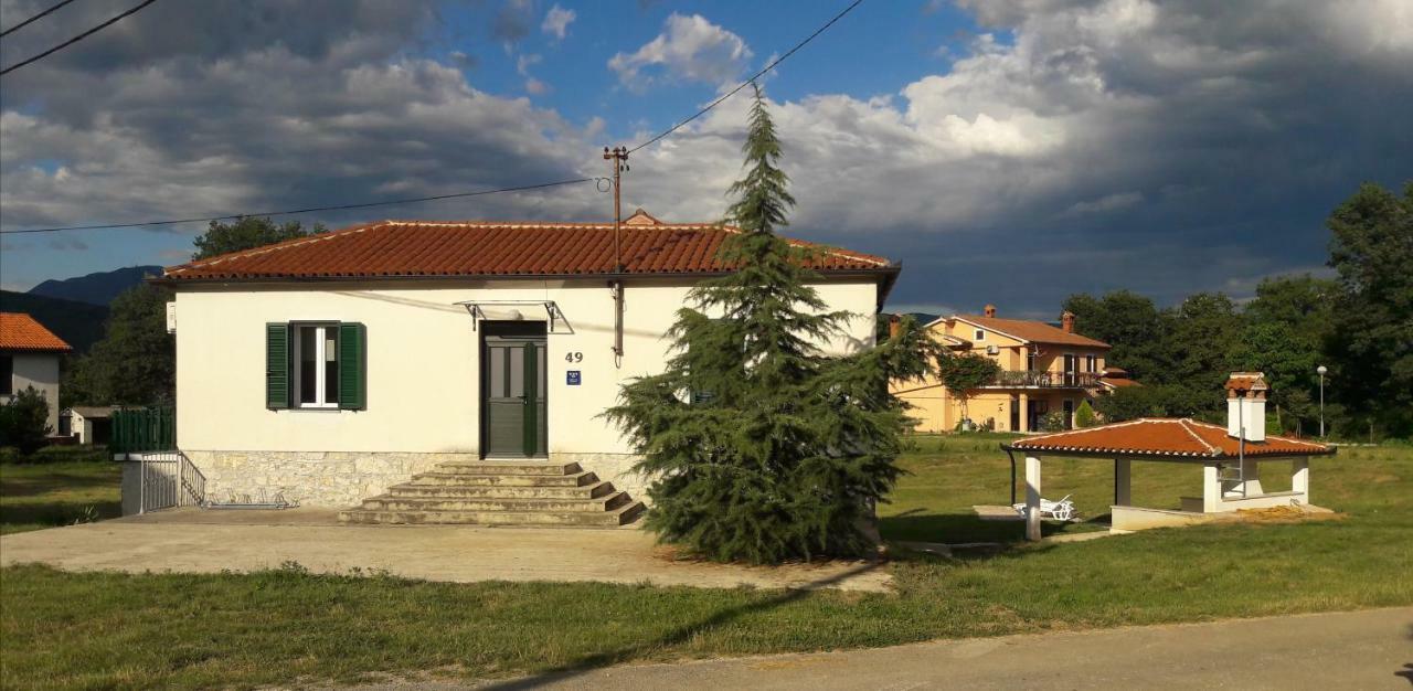 Villa Zwei Zedern Pićan Zewnętrze zdjęcie